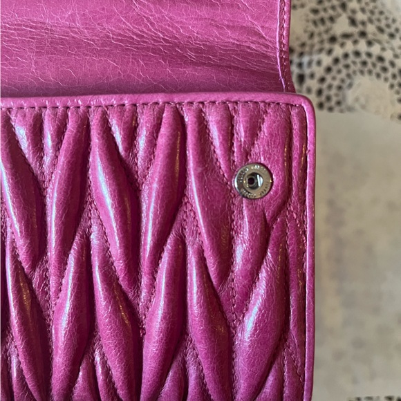 ***SOLD***NWT Authentic Miumiu Long Zip Bi-fold Pink Wallet - Picture 14 of 16